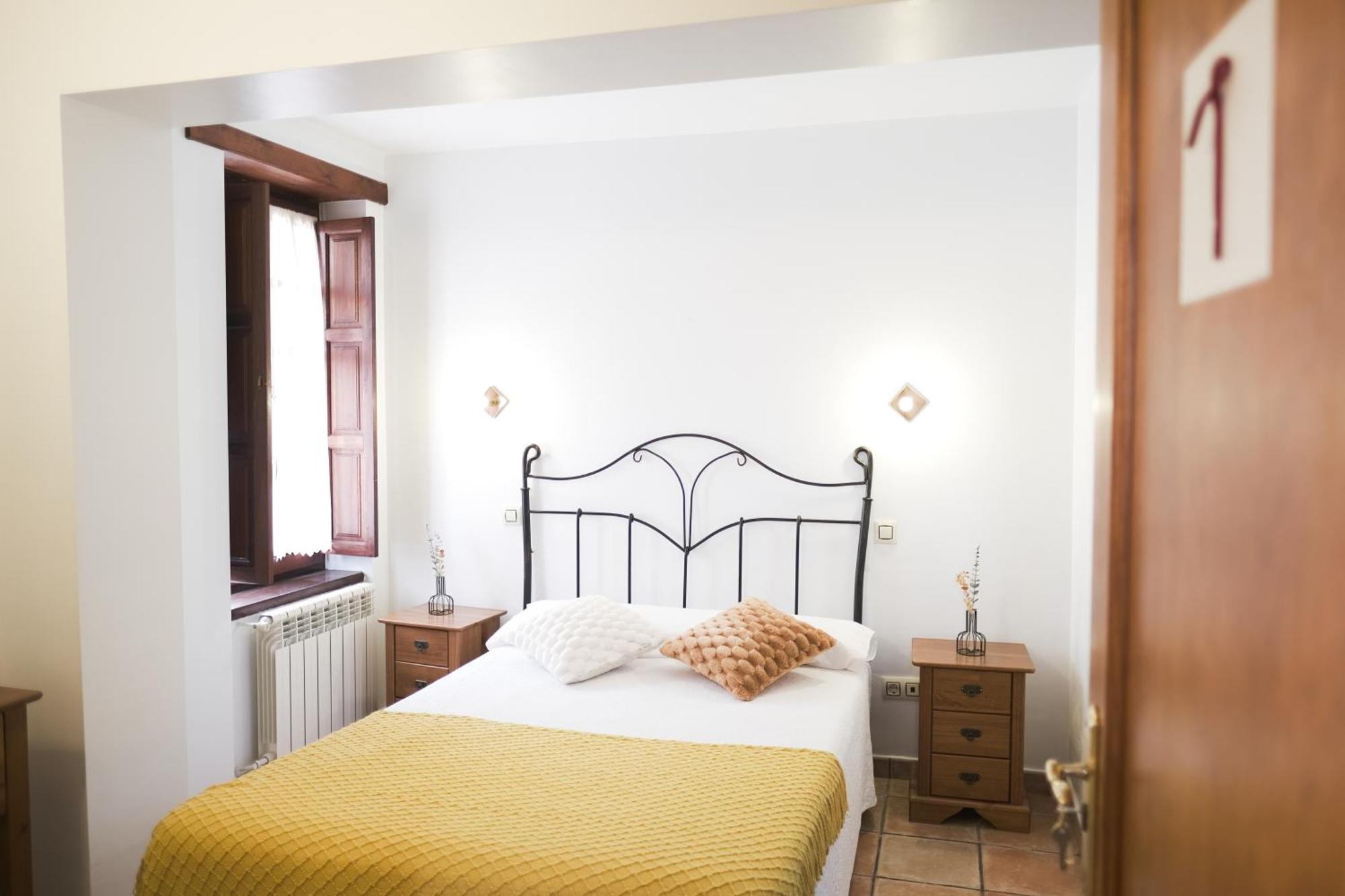 Posada La Estela De Barros Corrales De Buelna Exteriör bild