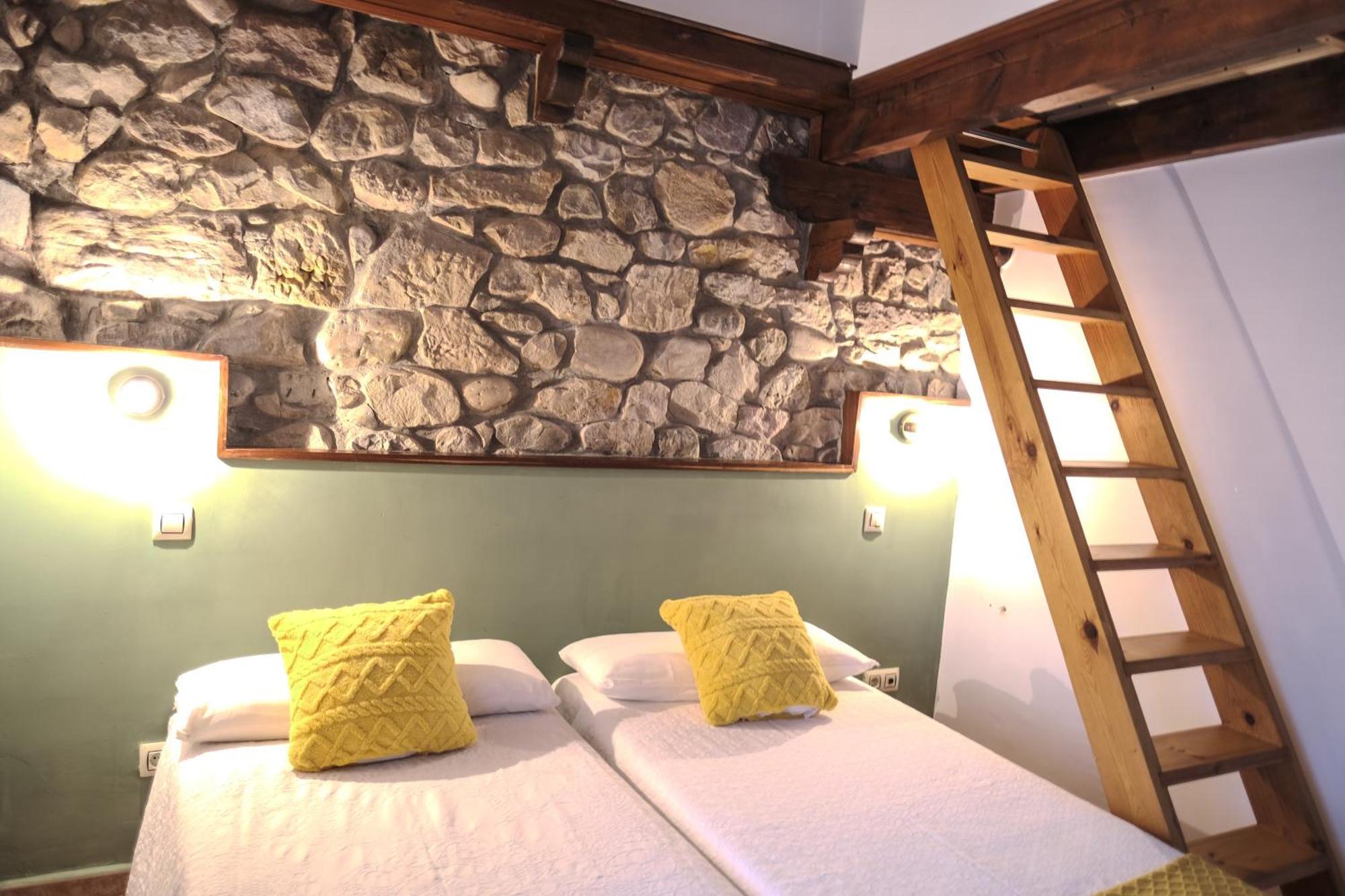 Posada La Estela De Barros Corrales De Buelna Exteriör bild