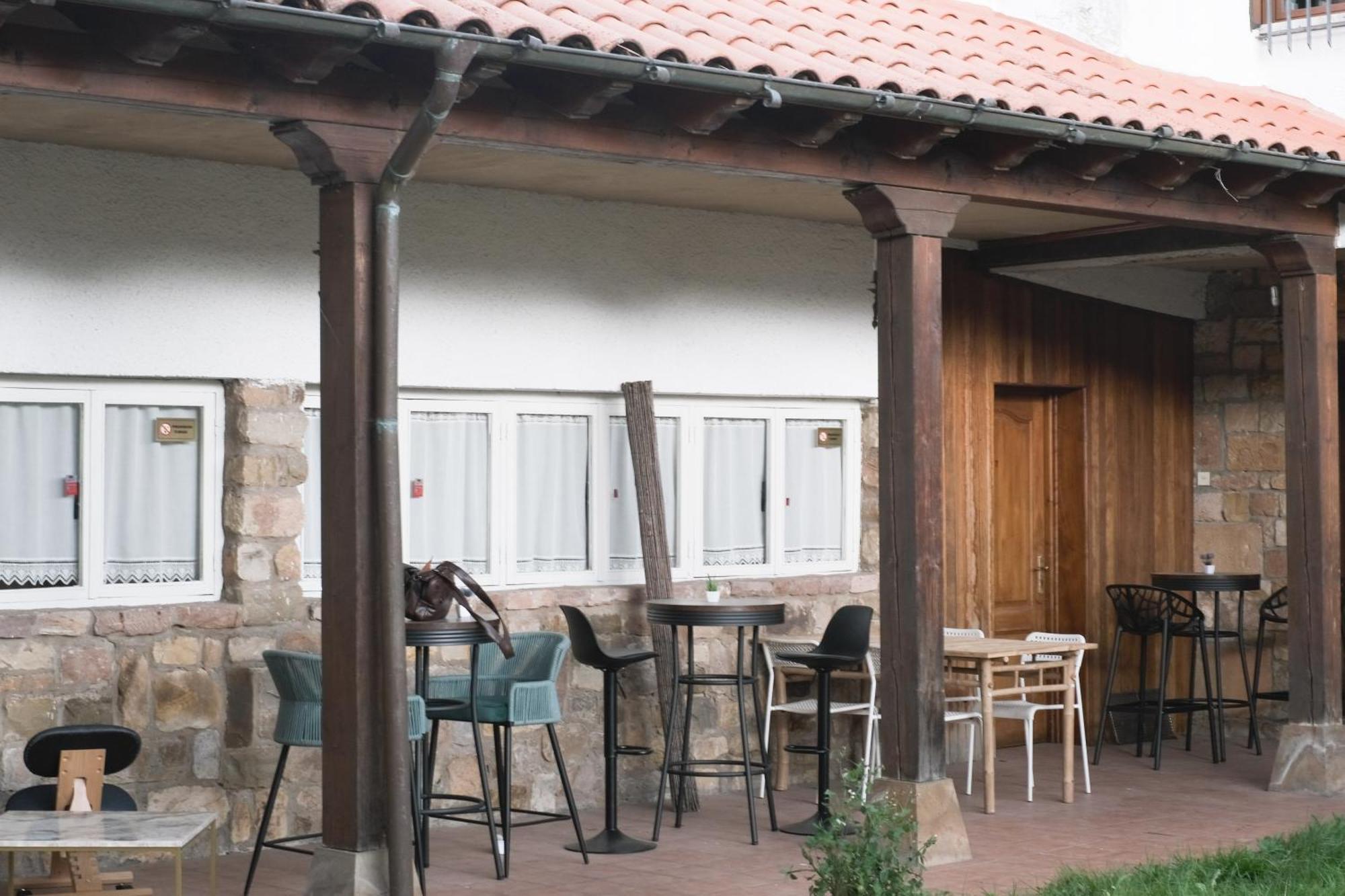 Posada La Estela De Barros Corrales De Buelna Exteriör bild