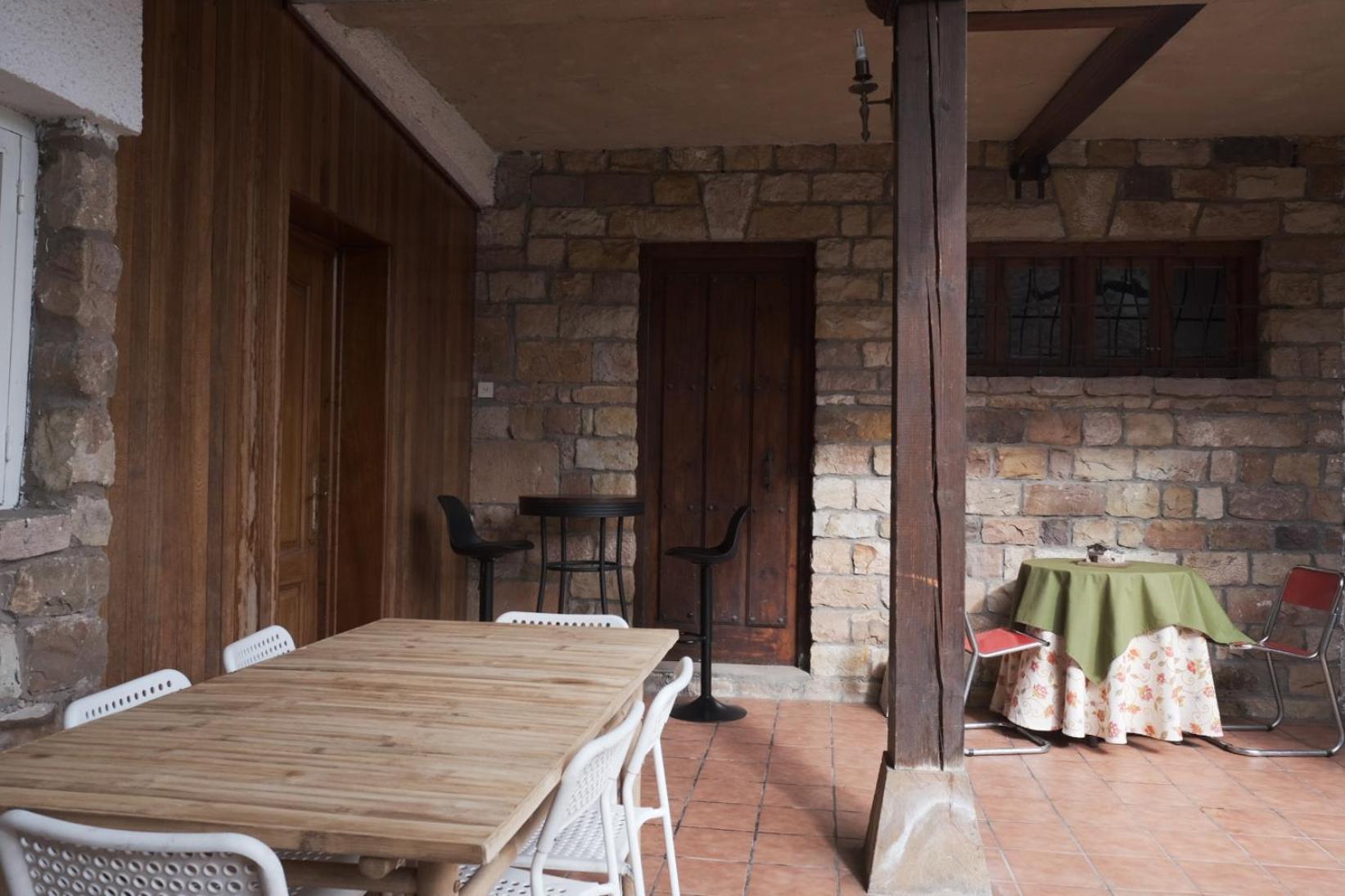 Posada La Estela De Barros Corrales De Buelna Exteriör bild