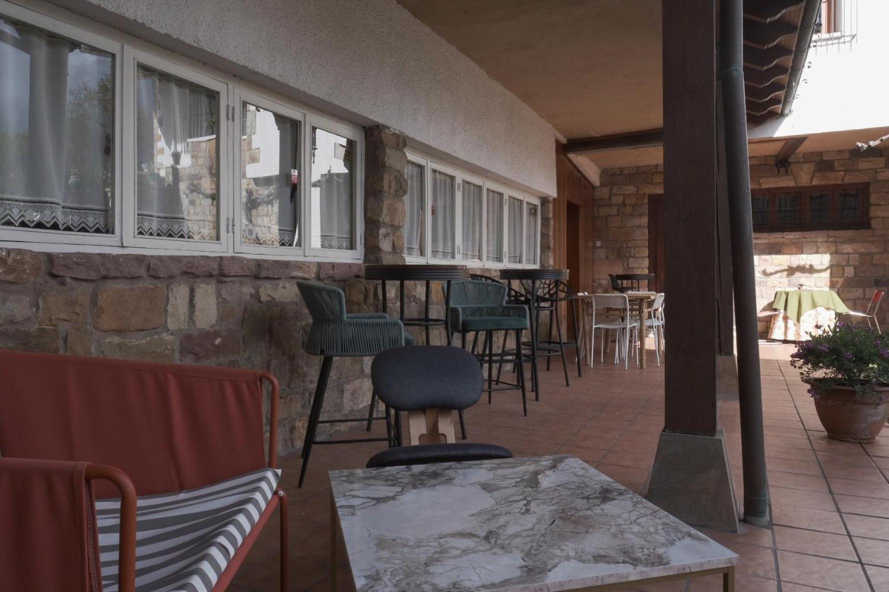 Posada La Estela De Barros Corrales De Buelna Exteriör bild
